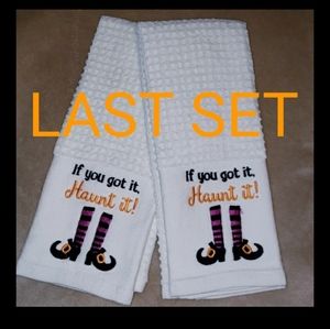 If You Got It Haunt It Embroidered Witch Boots Thick 15" x 25" Halloween Towels